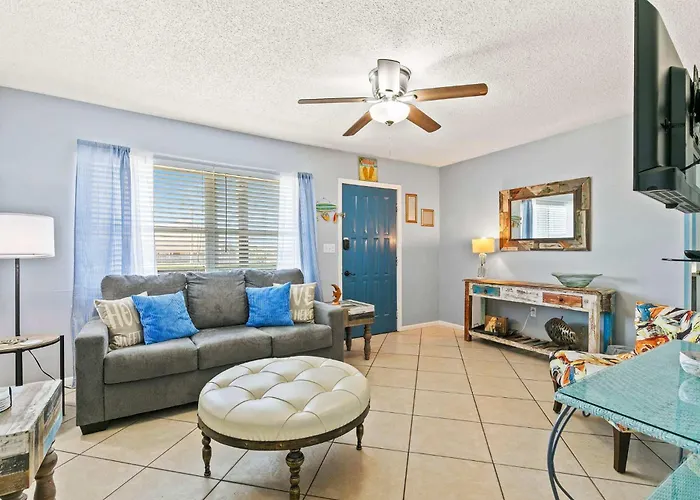 Holiday home 2br W Pool Access And Walk To Hangout Gulf Shores