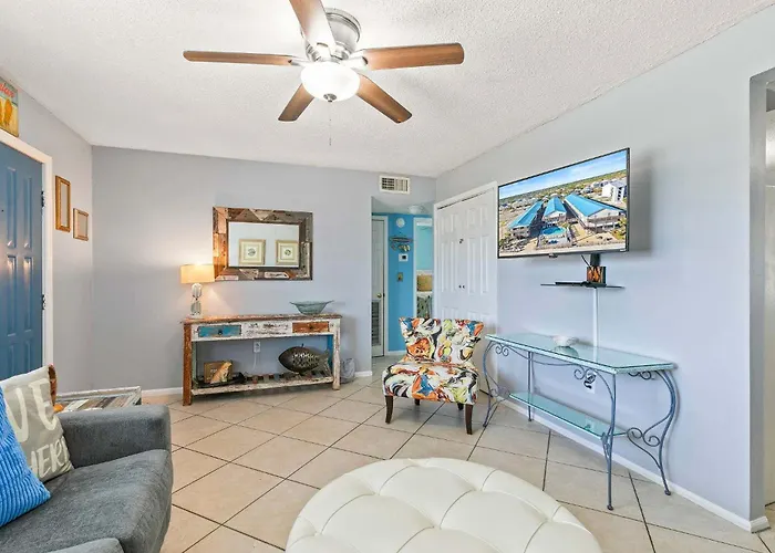 Holiday home 2br W Pool Access And Walk To Hangout Gulf Shores